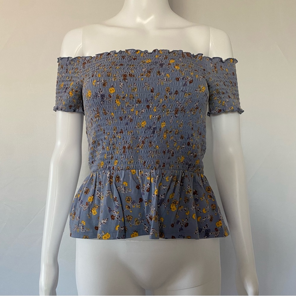 American Eagle Floral Cold Shoulder Top Women’s size Small